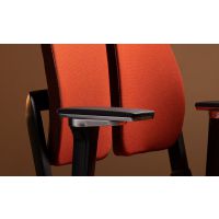NOWY STYL - XILIUM Fotel Obrotowy SWIVEL CHAIR DUO-BACK UPH/P BLACK | Oparcie - 2-częściowe Szczegół fotela XILIUM