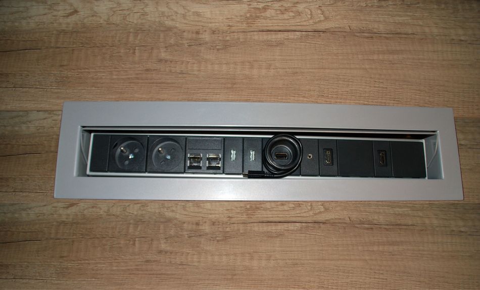 FORMAT - SKLEP - TOP SOCKET Mediaport T6M2GB2RJ1VG1HD | 2 x 230 V | 2 x RJ45 kat 5e | 1 x VGA | 1 x HDMI | 6 Modułów
